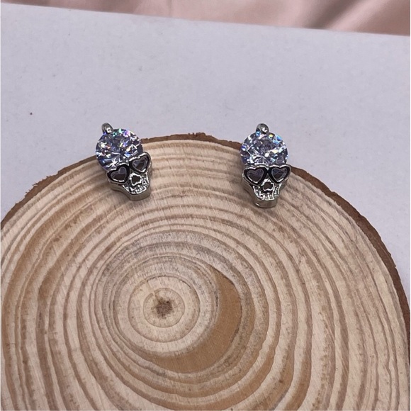 SILVER RHINESTONE SKULL EARRINGS - Picture 1 of 1